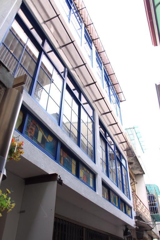 Time Goes Fast Apartment ไถหนาน ภายนอก รูปภาพ